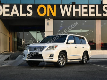 Lexus  LX  570  2011  Automatic  390,000 Km  8 Cylinder  Four Wheel Drive (4WD)  SUV  White