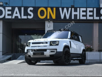 Land Rover  Defender  110 HSE  2022  Automatic  72,000 Km  6 Cylinder  Four Wheel Drive (4WD)  SUV  White  With Warranty