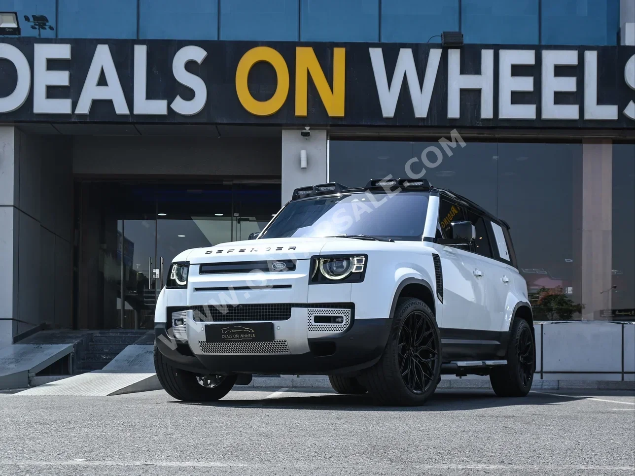Land Rover  Defender  110 HSE  2022  Automatic  72,000 Km  6 Cylinder  Four Wheel Drive (4WD)  SUV  White  With Warranty