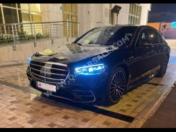 مرسيدس - بنز  اس - كلاس  450  2024  اوتوماتيك  6,000 كم  6 سلندر  دفع خلفي  سيدان  رمادي  تحت الضمان
