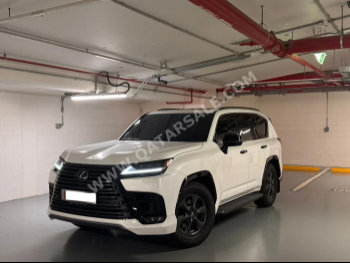 Lexus  LX  600  2025  Automatic  2,900 Km  6 Cylinder  Four Wheel Drive (4WD)  SUV  White  With Warranty