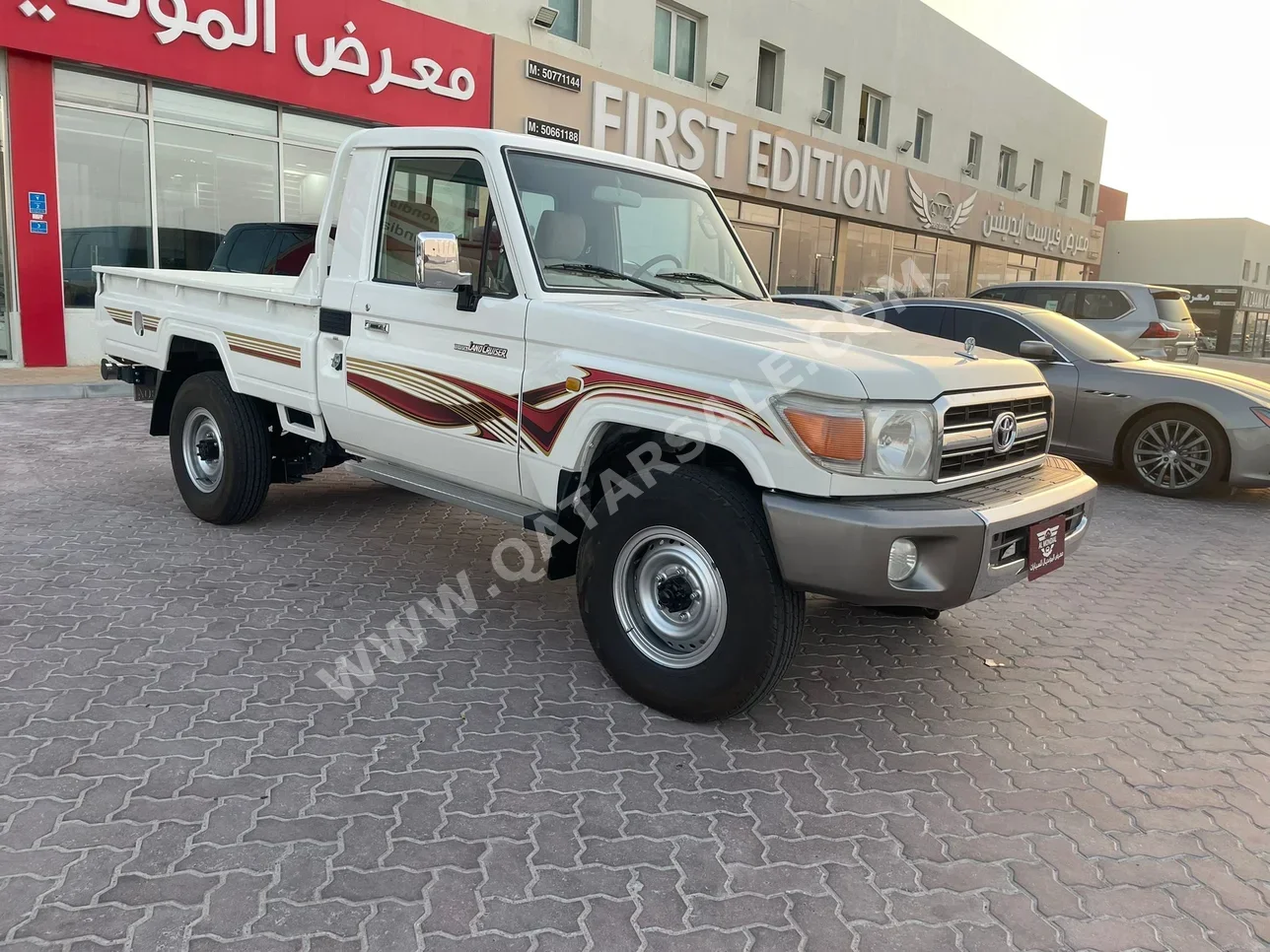Toyota  Land Cruiser  LX  2007  Manual  324,000 Km  6 Cylinder  Four Wheel Drive (4WD)  Pick Up  White