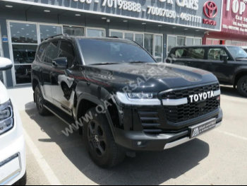 Toyota  Land Cruiser  GR Sport Twin Turbo  2025  Automatic  12,000 Km  6 Cylinder  Four Wheel Drive (4WD)  SUV  Black  With Warranty