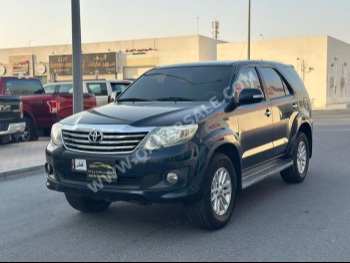 Toyota  Fortuner  SR5  2013  Automatic  311,000 Km  4 Cylinder  Four Wheel Drive (4WD)  SUV  Black