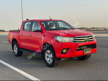 Toyota  Hilux  SR5  2017  Manual  75,000 Km  4 Cylinder  Four Wheel Drive (4WD)  Pick Up  Red