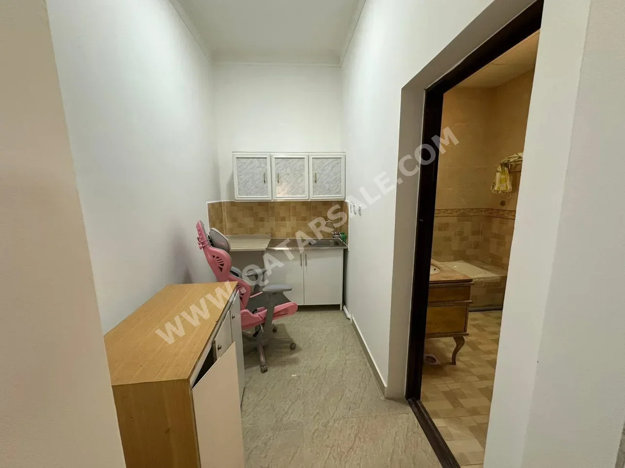 2 Bedrooms  Apartment  For Rent  in Doha -  Al Dafna  Fully Furnished