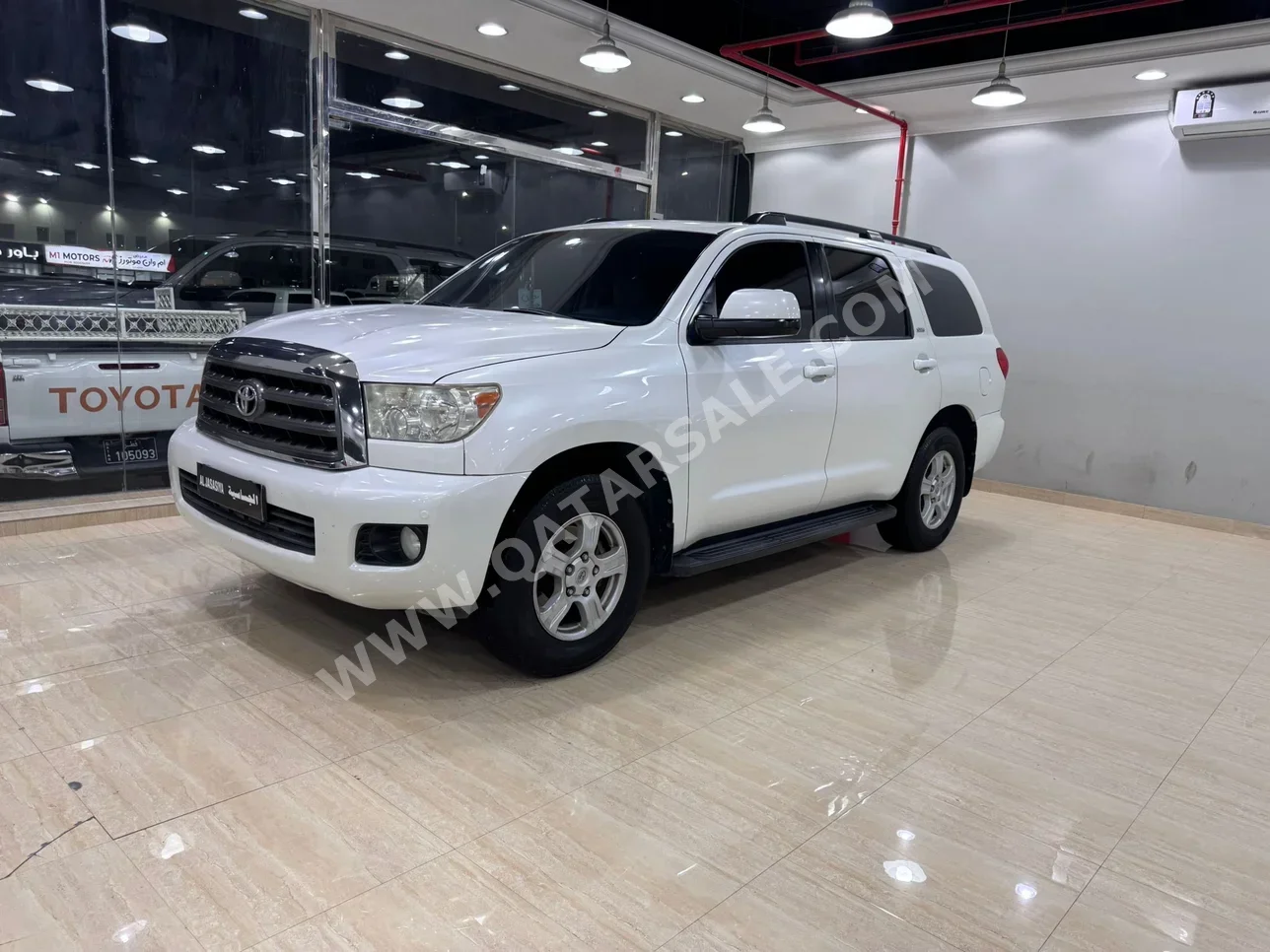 Toyota  Sequoia  SR5  2015  Automatic  306,000 Km  8 Cylinder  Four Wheel Drive (4WD)  SUV  White