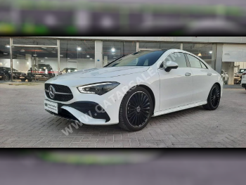 Mercedes-Benz  CLA  200  2024  Automatic  900 Km  4 Cylinder  Rear Wheel Drive (RWD)  Sedan  White  With Warranty