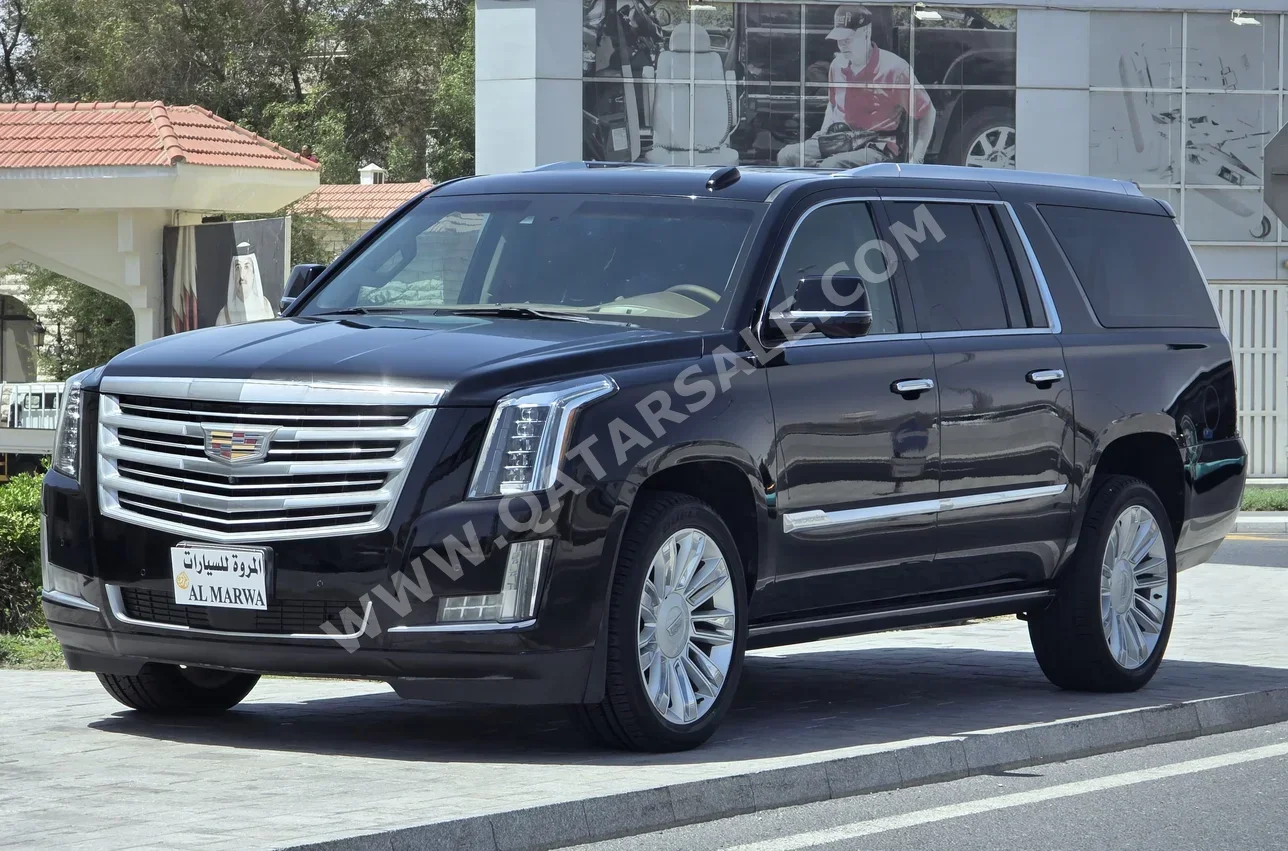 Cadillac  Escalade  Platinum  2015  Automatic  103,000 Km  8 Cylinder  Four Wheel Drive (4WD)  SUV  Black