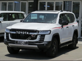  Toyota  Land Cruiser  GR Sport Twin Turbo  2025  Automatic  4,000 Km  6 Cylinder  Four Wheel Drive (4WD)  SUV  White  With Warranty