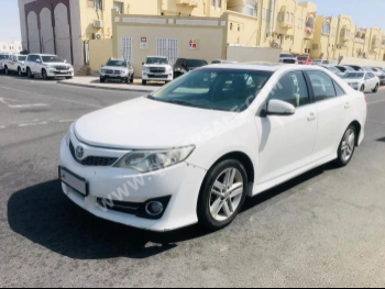 تويوتا  كامري  2013  اوتوماتيك  224,000 كم  4 سلندر  سحب امامي  سيدان  أبيض