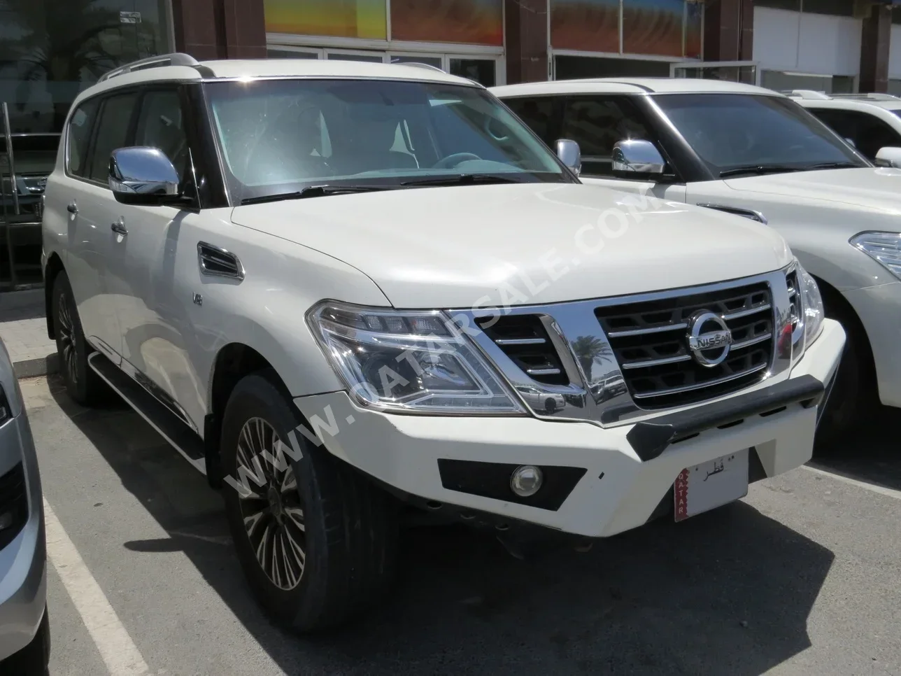 Nissan  Patrol  Titanium  2017  Automatic  341,000 Km  8 Cylinder  Four Wheel Drive (4WD)  SUV  White
