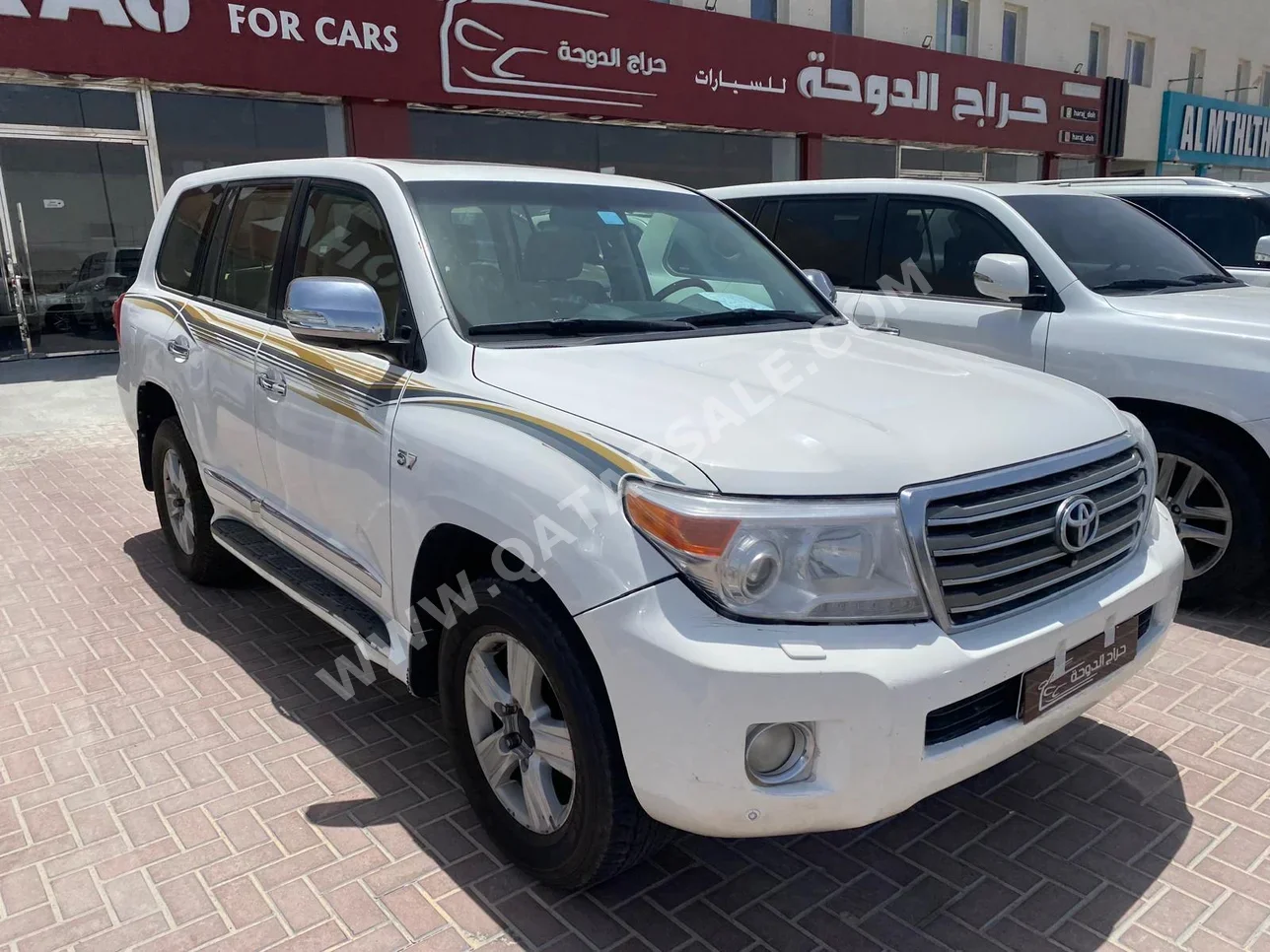 Toyota  Land Cruiser  VXR  2014  Automatic  580,000 Km  8 Cylinder  Four Wheel Drive (4WD)  SUV  White