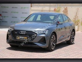 Audi  E-Tron  2021  Automatic  150,000 Km  0 Cylinder  All Wheel Drive (AWD)  SUV  Gray