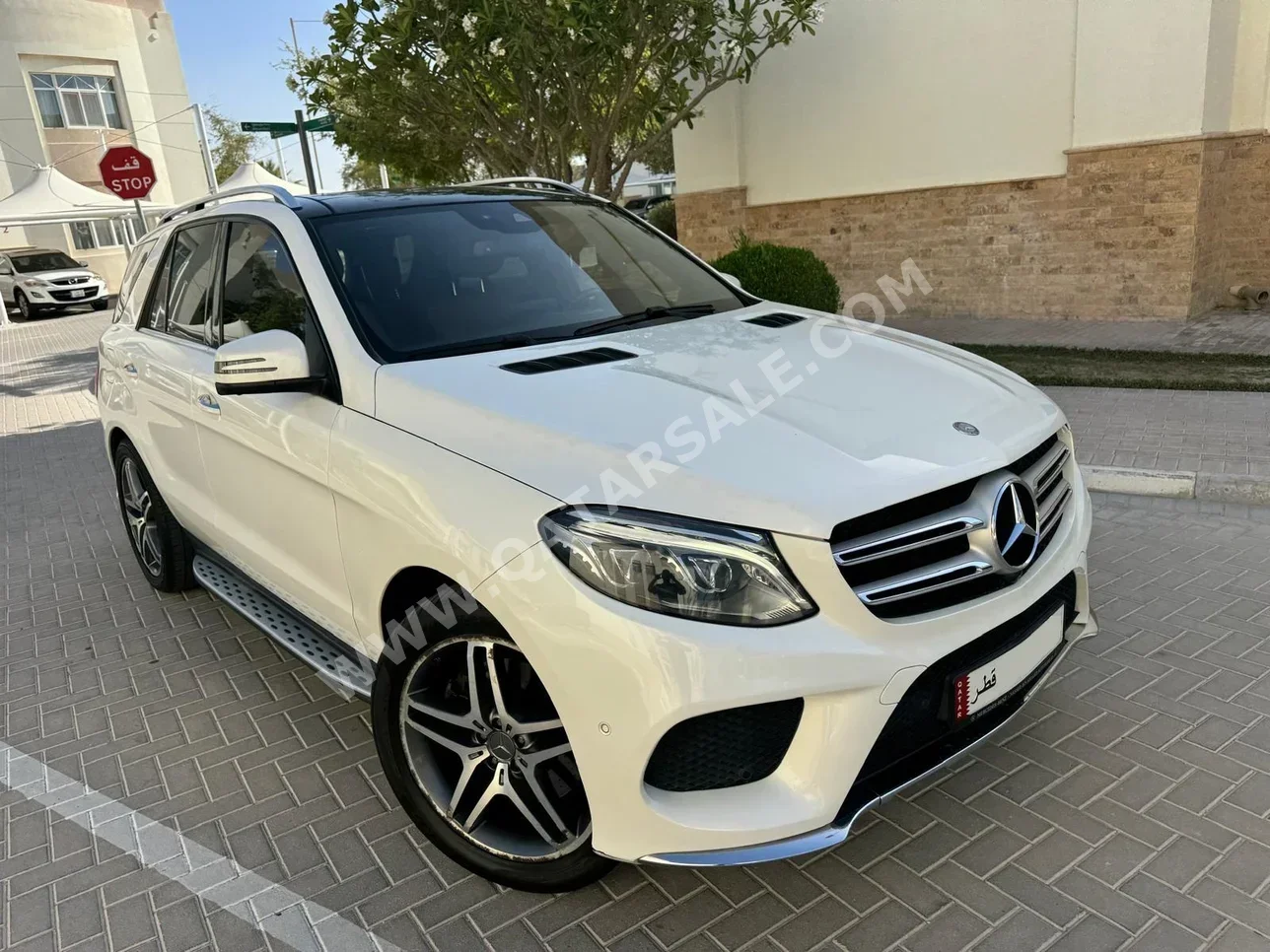 Mercedes-Benz  GLE  400  2016  Automatic  199,000 Km  6 Cylinder  Four Wheel Drive (4WD)  SUV  White