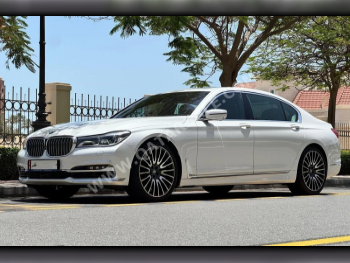 بي ام دبليو  الفئة - السابعة  750 Li  2016  اوتوماتيك  87,000 كم  8 سلندر  دفع كلي مستمر  سيدان  أبيض