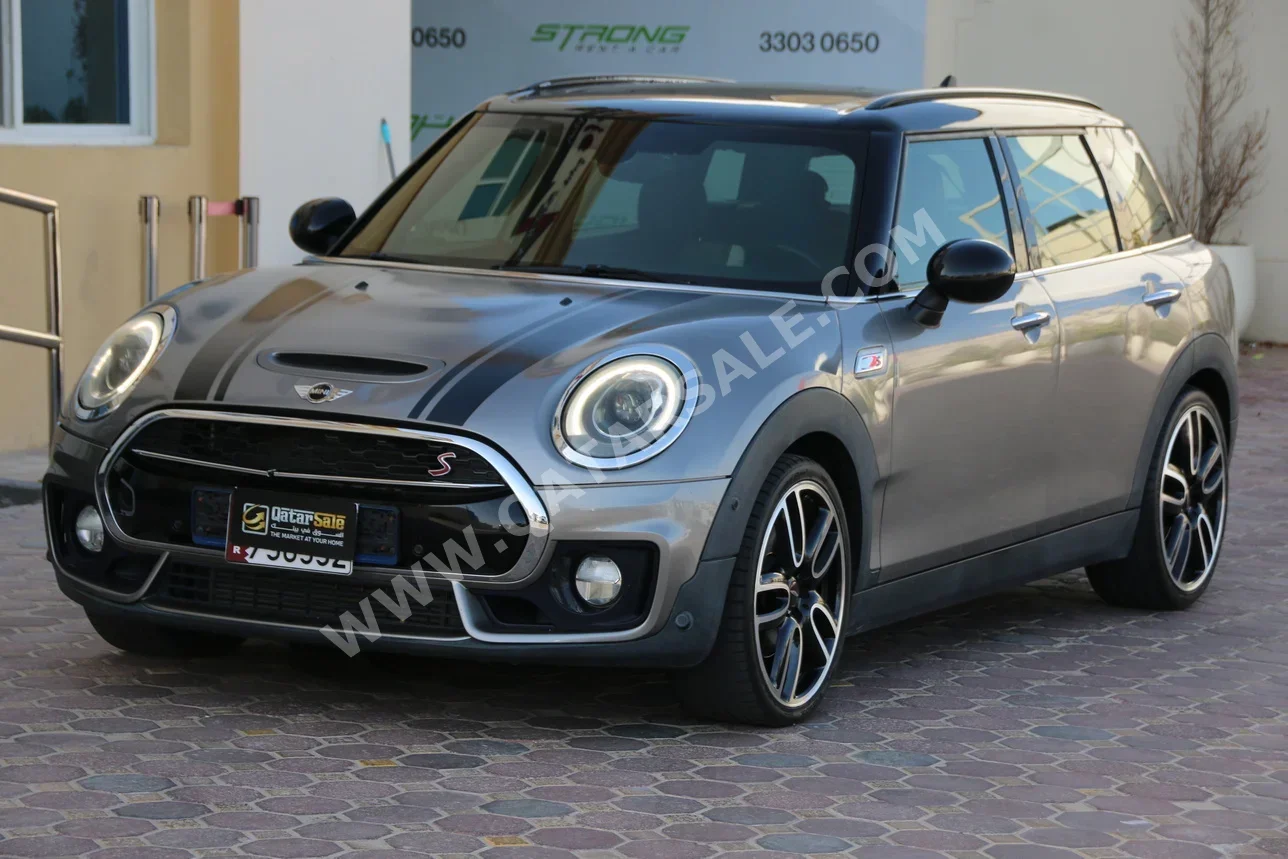 Mini  Cooper  Clubman S  2016  Automatic  97,000 Km  4 Cylinder  Front Wheel Drive (FWD)  Hatchback  Gray