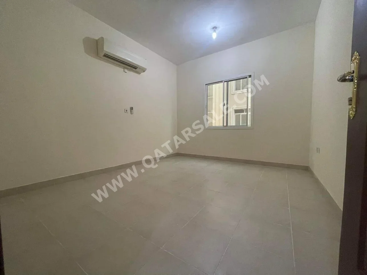 2 Bedrooms  Apartment  in Doha -  Fereej Bin Mahmoud  Not Furnished