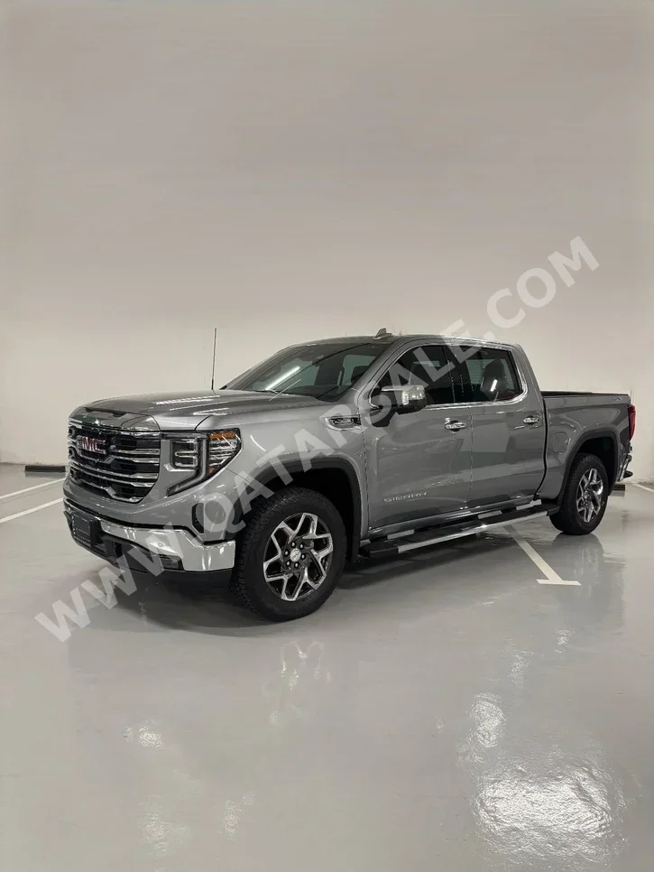 GMC  Sierra  SLT  2025  Automatic  30 Km  8 Cylinder  Four Wheel Drive (4WD)  Pick Up  Gray  With Warranty