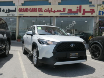 تويوتا  كورولا  كروس هايبرد  2025  اوتوماتيك  0 كم  4 سلندر  سحب امامي  اس يو في  أبيض  تحت الضمان