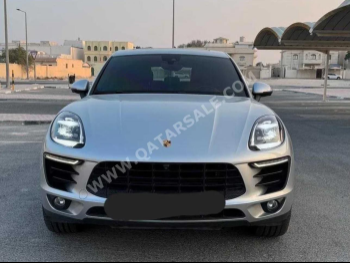 Porsche  Macan  S  2018  Automatic  71,510 Km  4 Cylinder  Four Wheel Drive (4WD)  SUV  Silver