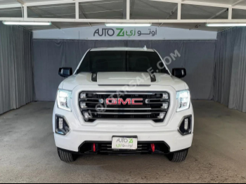 GMC  Sierra  AT4  2022  Automatic  42,000 Km  8 Cylinder  Four Wheel Drive (4WD)  Pick Up  White  With Warranty