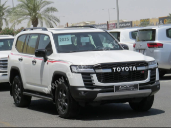 Toyota  Land Cruiser  GR Sport Twin Turbo  2025  Automatic  4,000 Km  6 Cylinder  Four Wheel Drive (4WD)  SUV  White  With Warranty