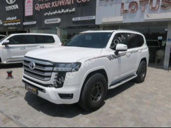 Toyota  Land Cruiser  GXR Twin Turbo  2022  Automatic  148,000 Km  6 Cylinder  Four Wheel Drive (4WD)  SUV  White