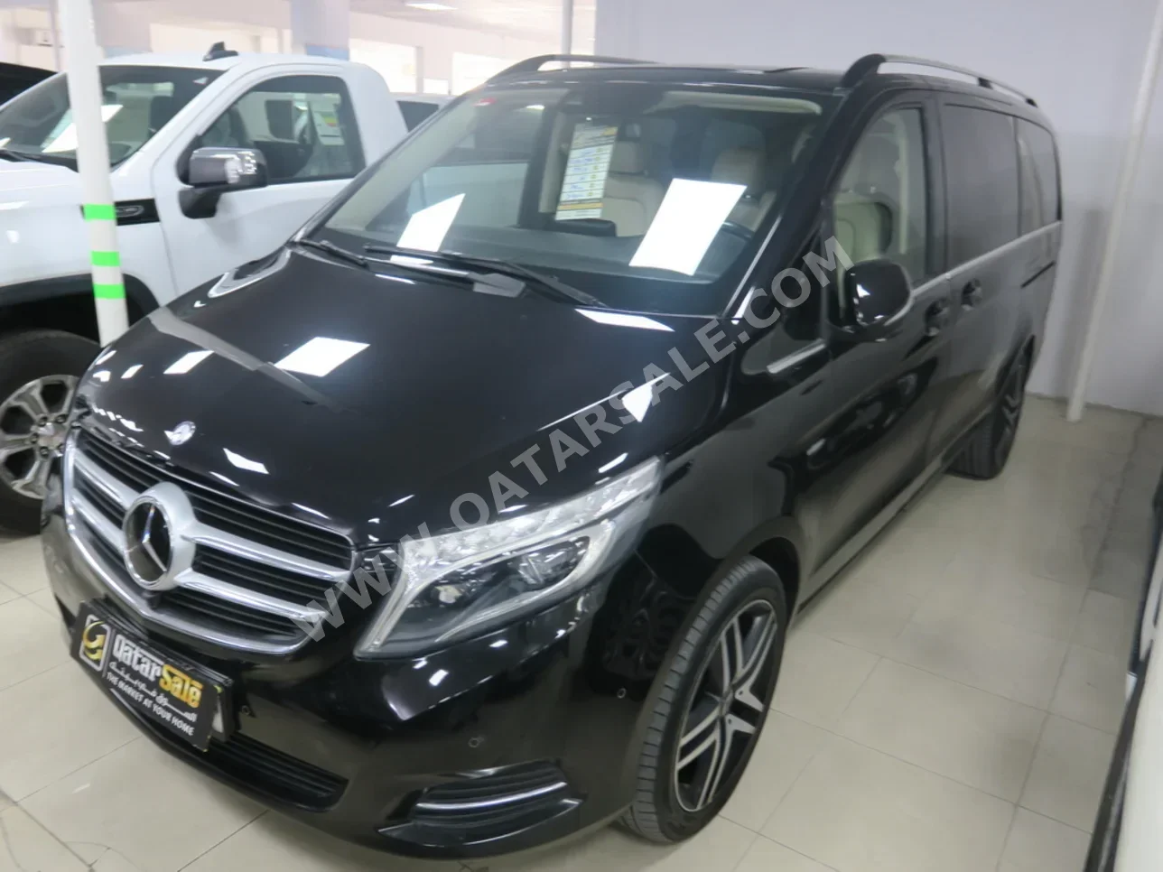Mercedes-Benz  V-Class  250  2016  Automatic  120,000 Km  4 Cylinder  Rear Wheel Drive (RWD)  Van / Bus  Black