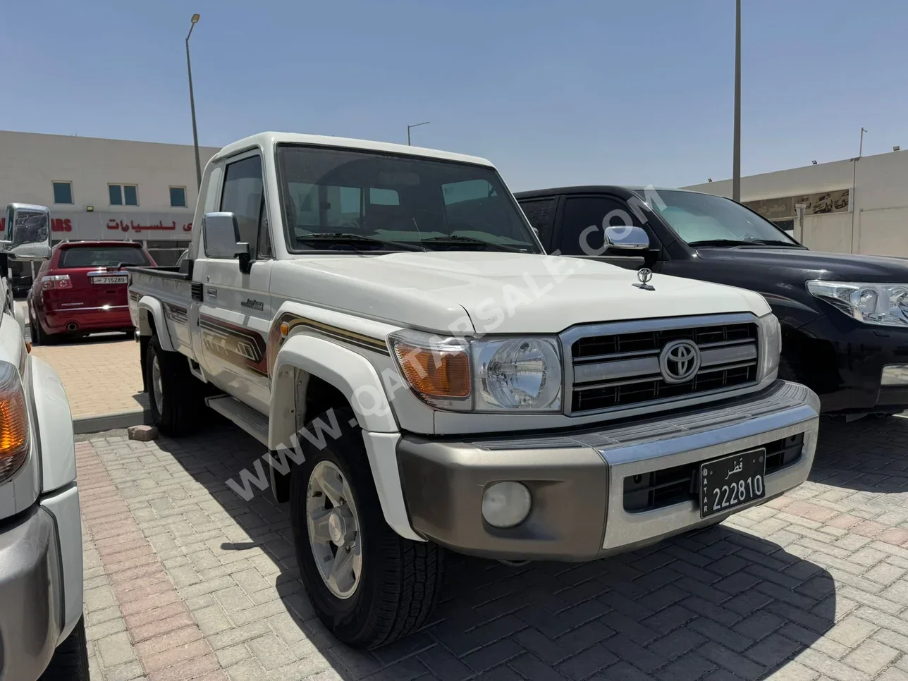 Toyota  Land Cruiser  LX  2012  Manual  316,000 Km  6 Cylinder  Four Wheel Drive (4WD)  Pick Up  White