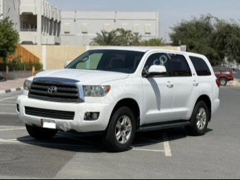 Toyota  Sequoia  SR5  2012  Automatic  535,000 Km  8 Cylinder  Four Wheel Drive (4WD)  SUV  White