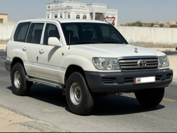 تويوتا  لاند كروزر  جي اكس  2006  عادي  154,000 كم  6 سلندر  دفع رباعي  اس يو في  أبيض