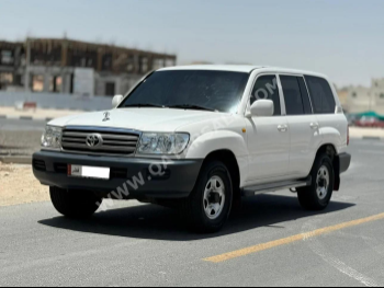 Toyota  Land Cruiser  GX  2006  Manual  153,000 Km  6 Cylinder  Four Wheel Drive (4WD)  SUV  White