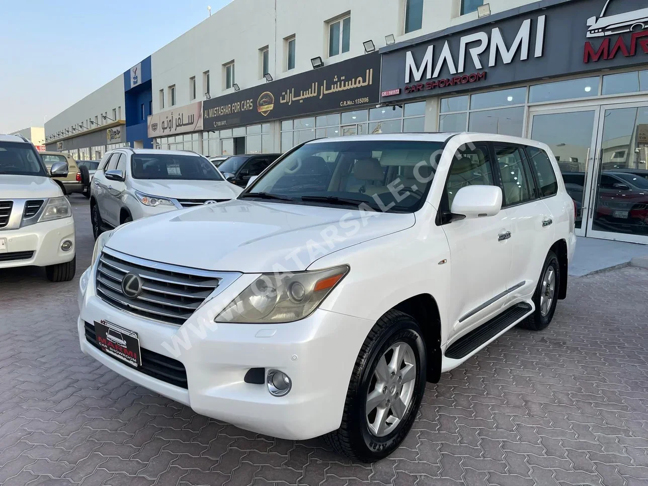 Lexus  LX  570  2009  Automatic  281,000 Km  8 Cylinder  Four Wheel Drive (4WD)  SUV  White
