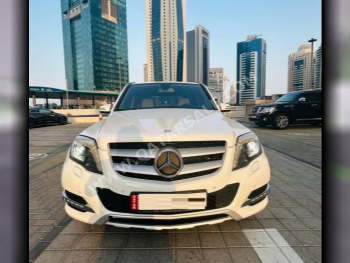 Mercedes-Benz  GLK  250  2015  Tiptronic  96,000 Km  4 Cylinder  Rear Wheel Drive (RWD)  SUV  White