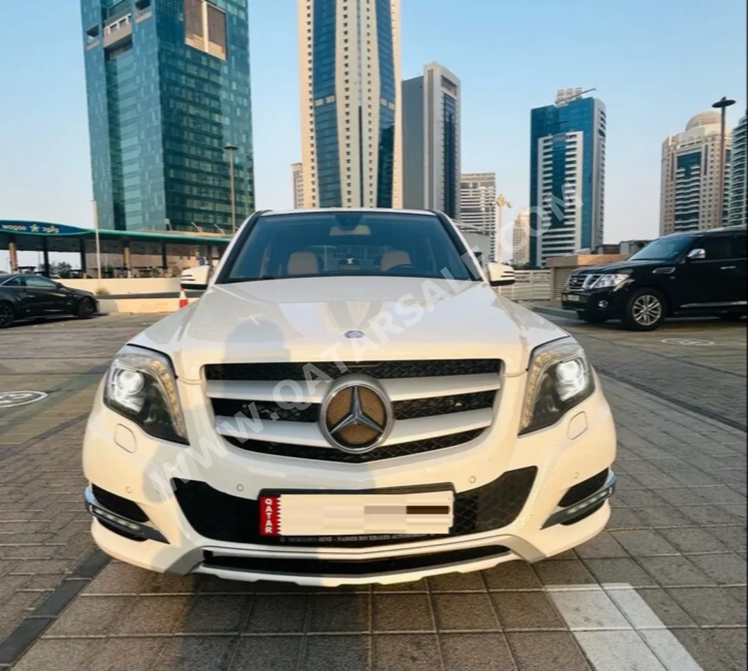 Mercedes-Benz  GLK  250  2015  Tiptronic  96,000 Km  4 Cylinder  Rear Wheel Drive (RWD)  SUV  White