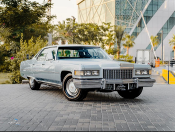 كاديلاك  ديفيلي  1976  اوتوماتيك  6,000 كم  8 سلندر  دفع خلفي  سيدان  سمائي