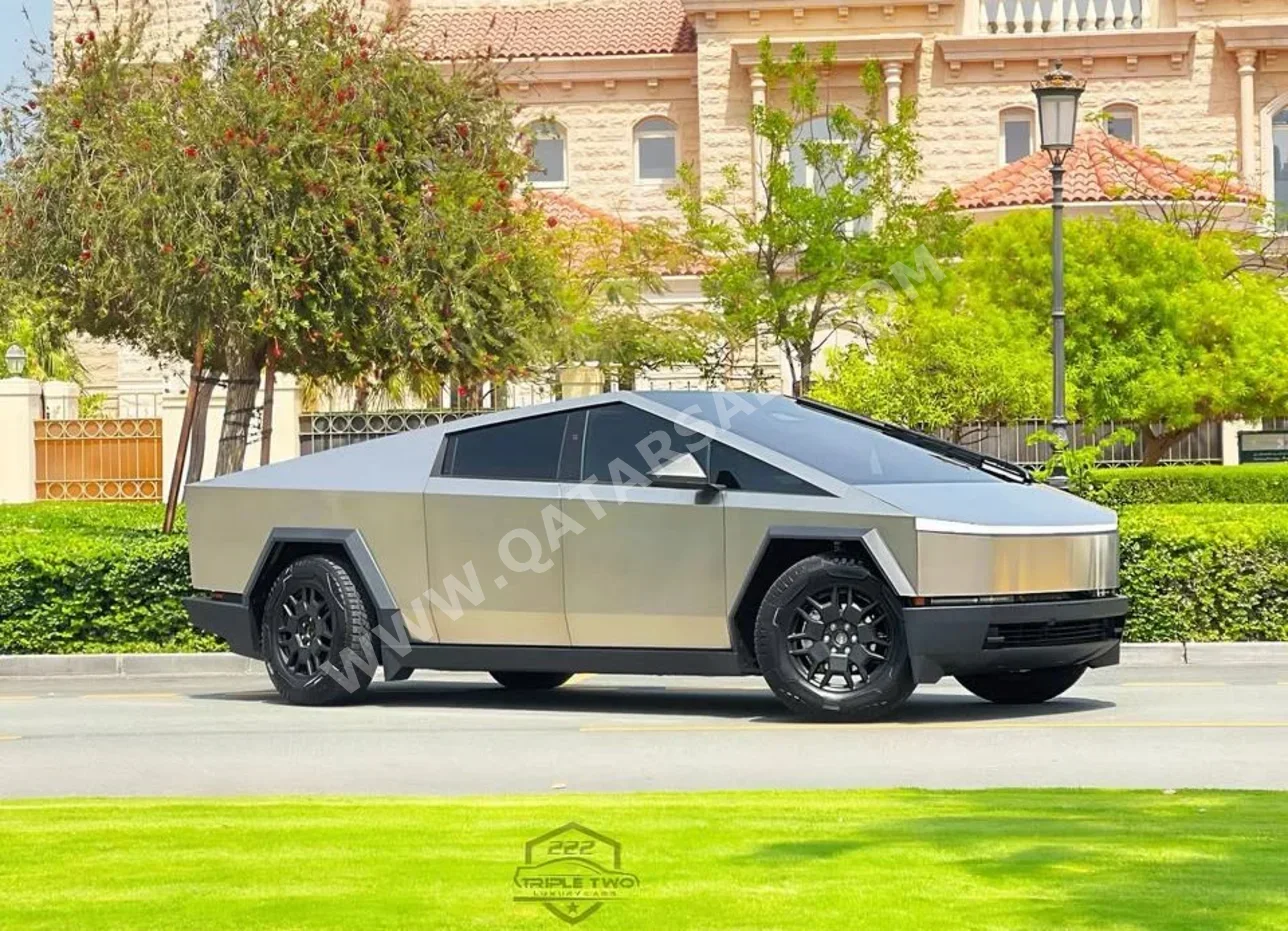 Tesla  CyberBeast  2024  Automatic  580 Km  0 Cylinder  All Wheel Drive (AWD)  SUV  White  With Warranty