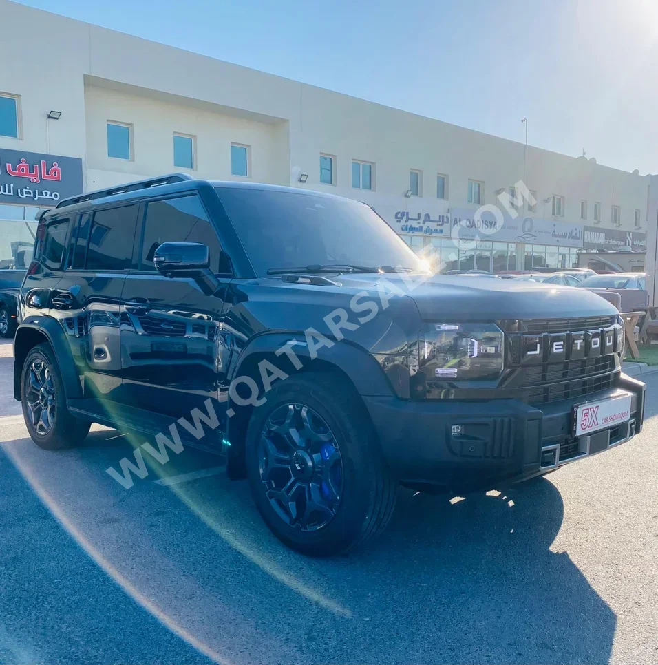 Jetour  T2  Luxury  2025  Automatic  13,000 Km  4 Cylinder  Four Wheel Drive (4WD)  SUV  Black  With Warranty