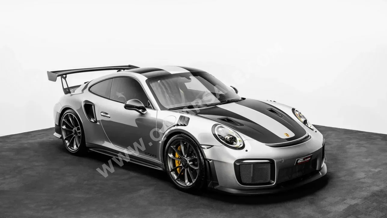 بورش  911  جي تي 2 ار اس  2019  اوتوماتيك  6,708 كم  6 سلندر  دفع خلفي  كوبيه \ سبورت  أسود و فضي
