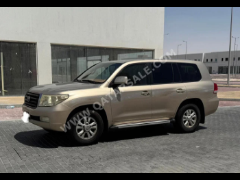 Toyota  Land Cruiser  GX  2010  Automatic  486,000 Km  6 Cylinder  Four Wheel Drive (4WD)  SUV  Beige