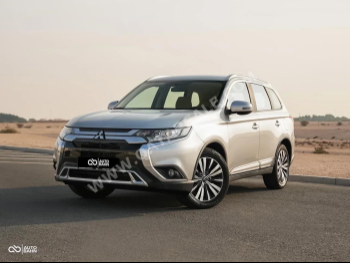 Mitsubishi  Outlander  2020  Automatic  102,000 Km  4 Cylinder  Four Wheel Drive (4WD)  SUV  Silver