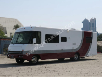 Caravan - 1996  - White and Maroon