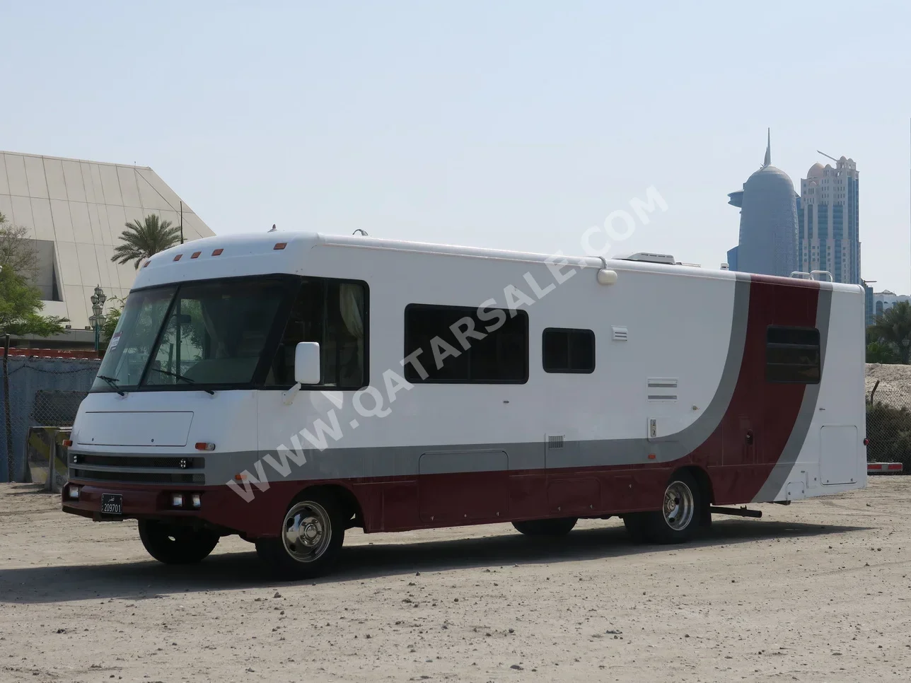 Caravan - 1996  - White and Maroon
