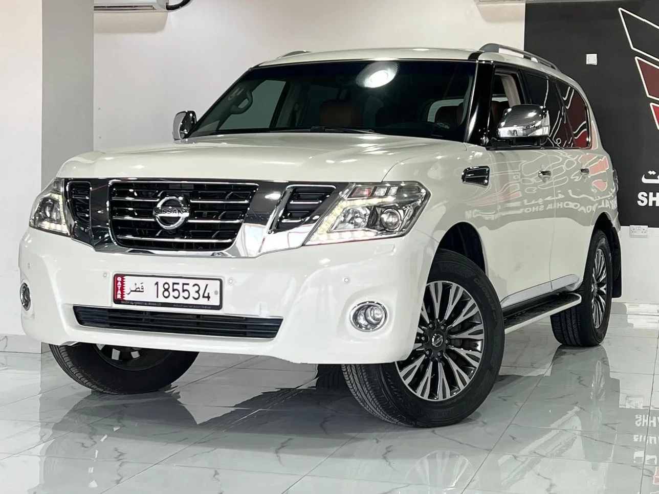 Nissan  Patrol  Platinum  2017  Automatic  137,000 Km  6 Cylinder  Four Wheel Drive (4WD)  SUV  White