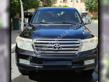  Toyota  Land Cruiser  GXR  2011  Automatic  195,000 Km  8 Cylinder  Four Wheel Drive (4WD)  SUV  Black  With Warranty