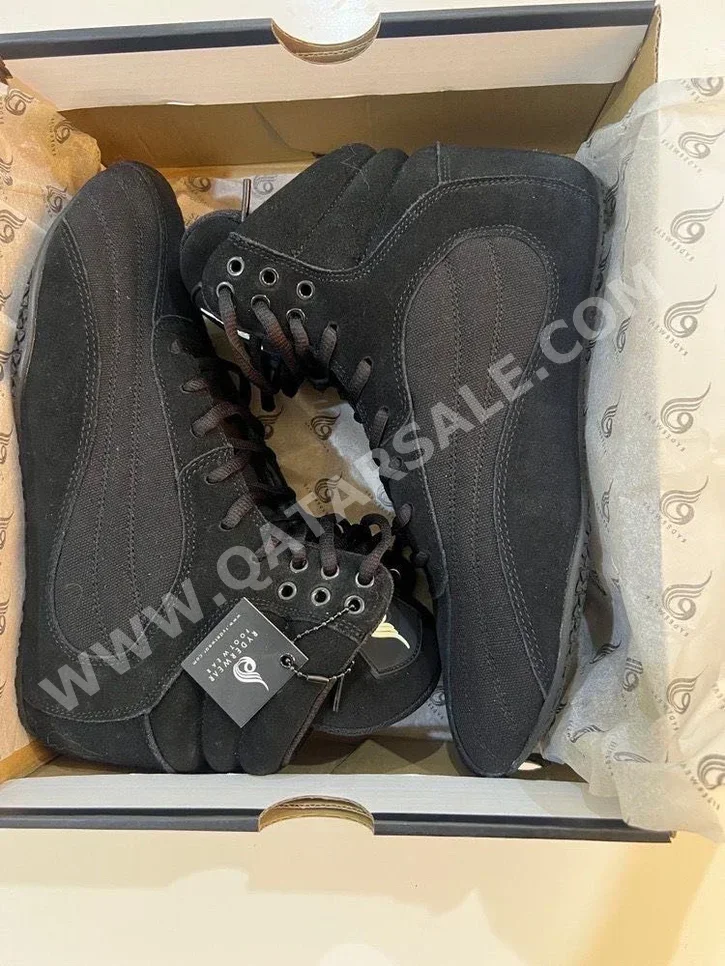 Sports Shoes Weightlifting  for Men  size 42