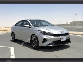 Kia  Cerato  1.6 EX  2025  Automatic  0 Km  4 Cylinder  Rear Wheel Drive (RWD)  SUV  Silver  With Warranty