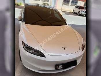Tesla  Model 3  Long Range  2025  Automatic  10,000 Km  0 Cylinder  All Wheel Drive (AWD)  Sedan  White and Black  With Warranty