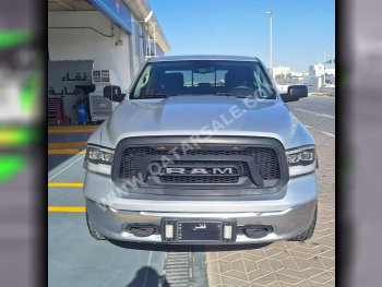 Dodge  Ram  1500  2014  Automatic  175,000 Km  8 Cylinder  Four Wheel Drive (4WD)  Pick Up  Silver